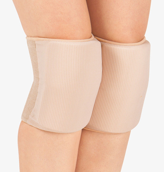 Photo for blog article: What are the best knee pads for dancers?
